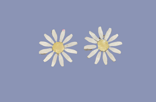 Daisy Flower Vintage Enameled Clip Earrings