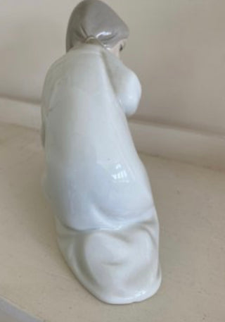 Lladro #4523 Retired “Little Girl with Slippers” Porcelain Figurine, Excellent Condition